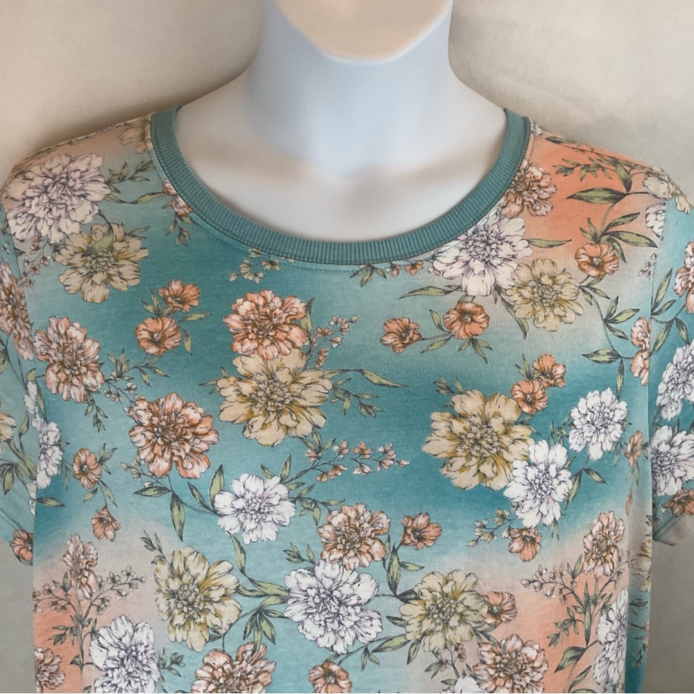 Torrid top - Picture 2 of 4